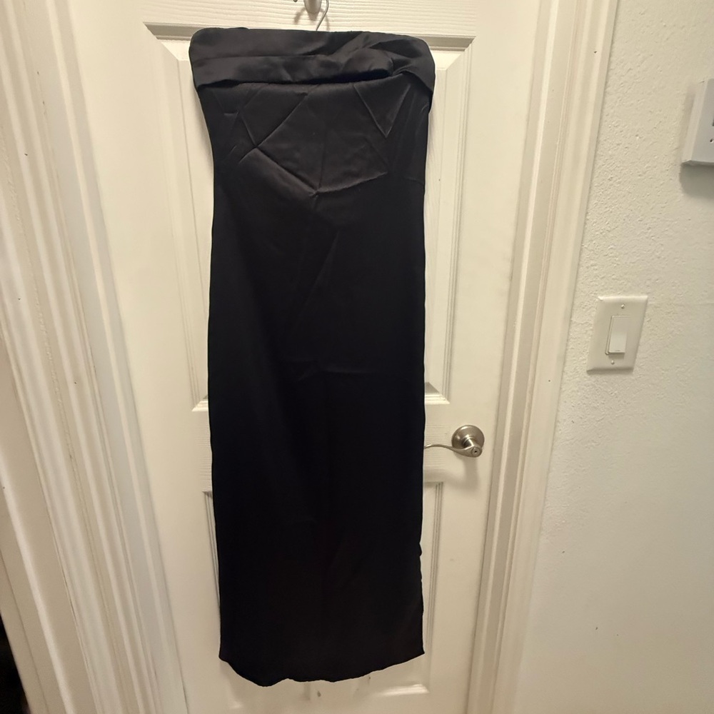 Elegant Black Strapless Dress